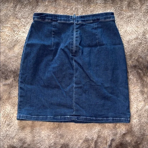 Windsor Denim Blue Mini Skirt 🦋 - Picture 2 of 5